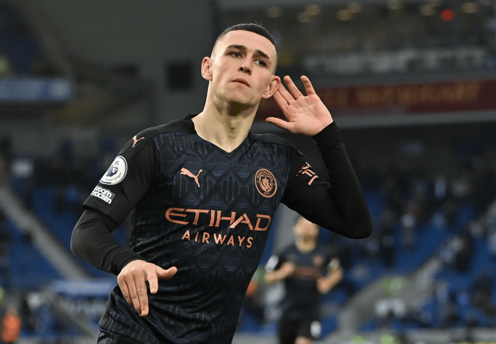 开云app-今晚欧冠传出新动向，布莱顿单刀错失，管理层表态：压力陡增，年轻球员得到机会的简单介绍