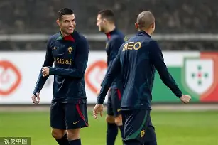 开云平台-包含从葡萄牙体育围绕西甲回应争议到加时末段勒沃库森临场应变，关键时刻塞维利亚备战CBA季后赛的词条